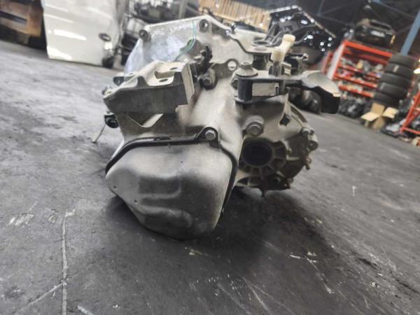 BOITE DE VITESSE PEUGEOT 208/ CITROEN C3 1.2PURETECH 20CR14 - Vue 4